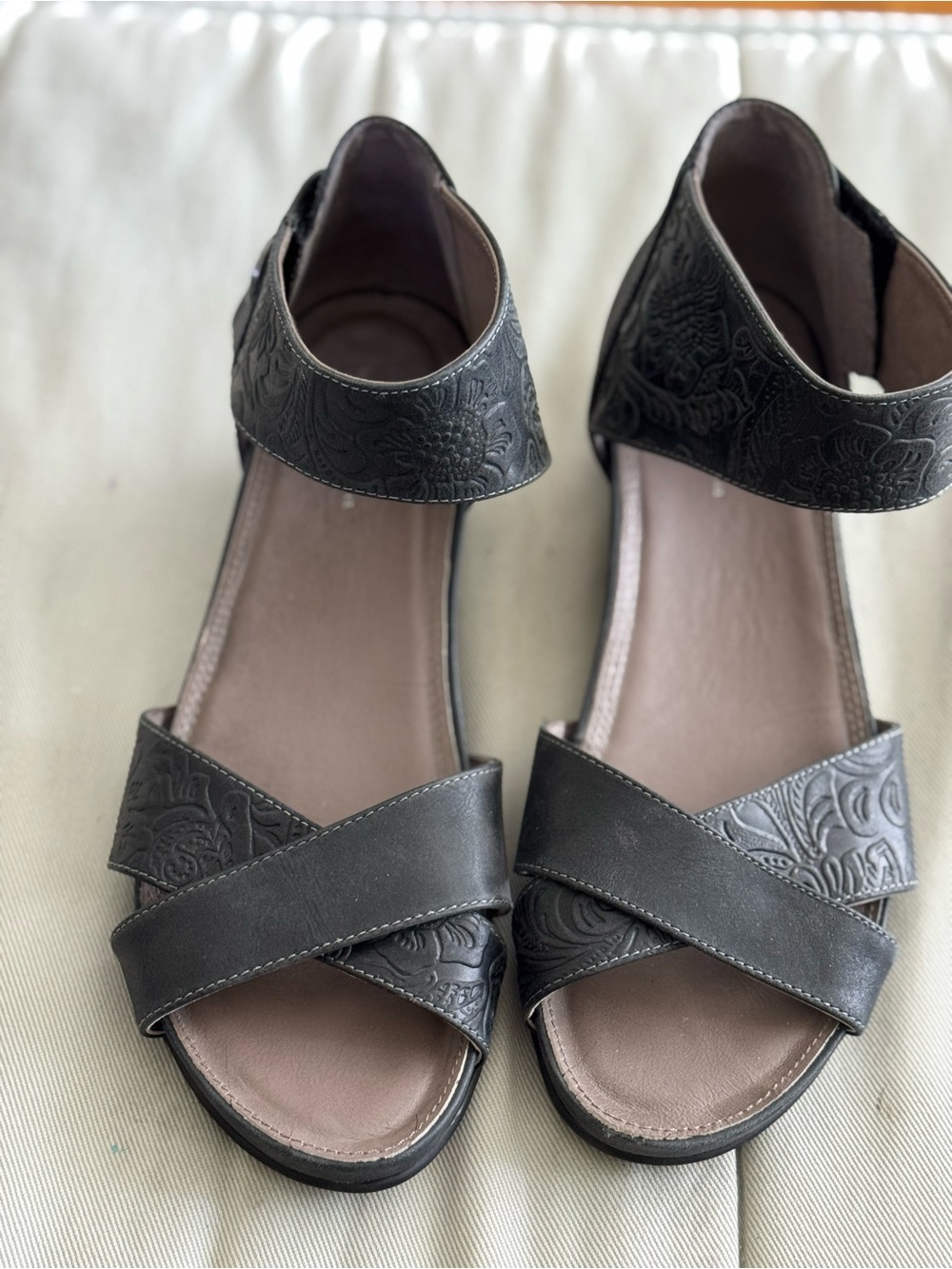 Anesha Women's Blabk Leather Black Embossed Ankle-Strap Sandals